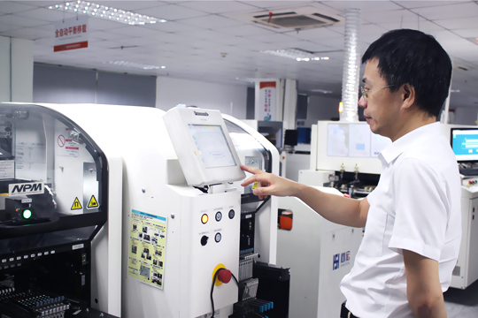 宝安日报报道：永利集团官网公司顾伟 三十载初心不改 深耕LED显示屏研发